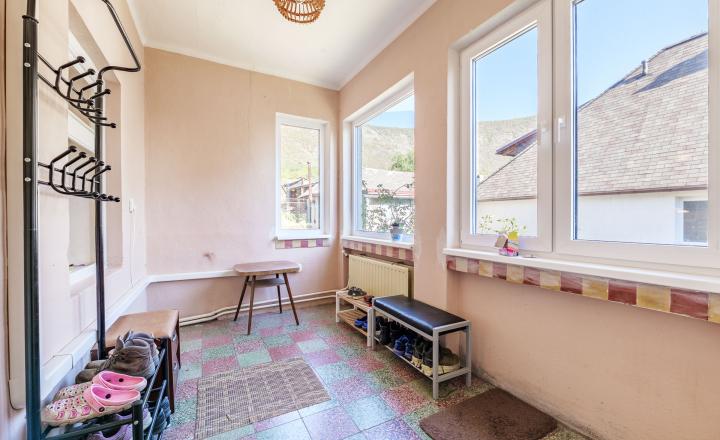 2-izbový rodinný dom po čiastočnej rekonštrukcii | Hrhov - fotografia 12