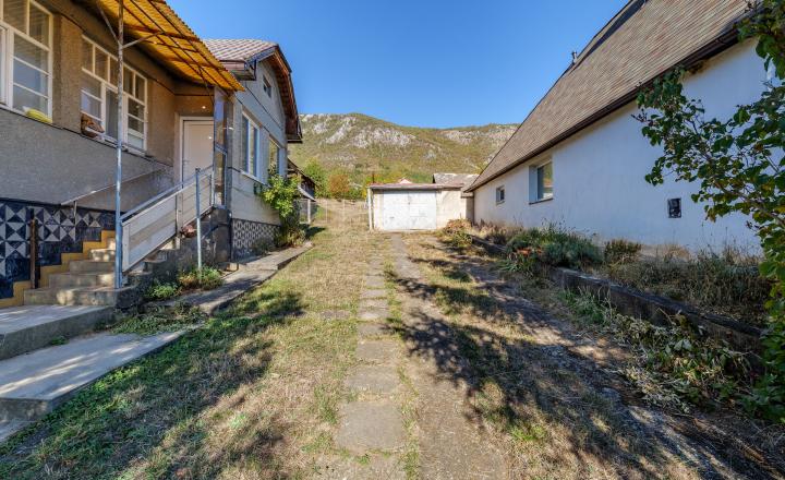 2-izbový rodinný dom po čiastočnej rekonštrukcii | Hrhov - fotografia 17