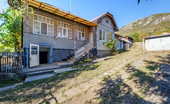2-izbový rodinný dom po čiastočnej rekonštrukcii | Hrhov - fotografia 16